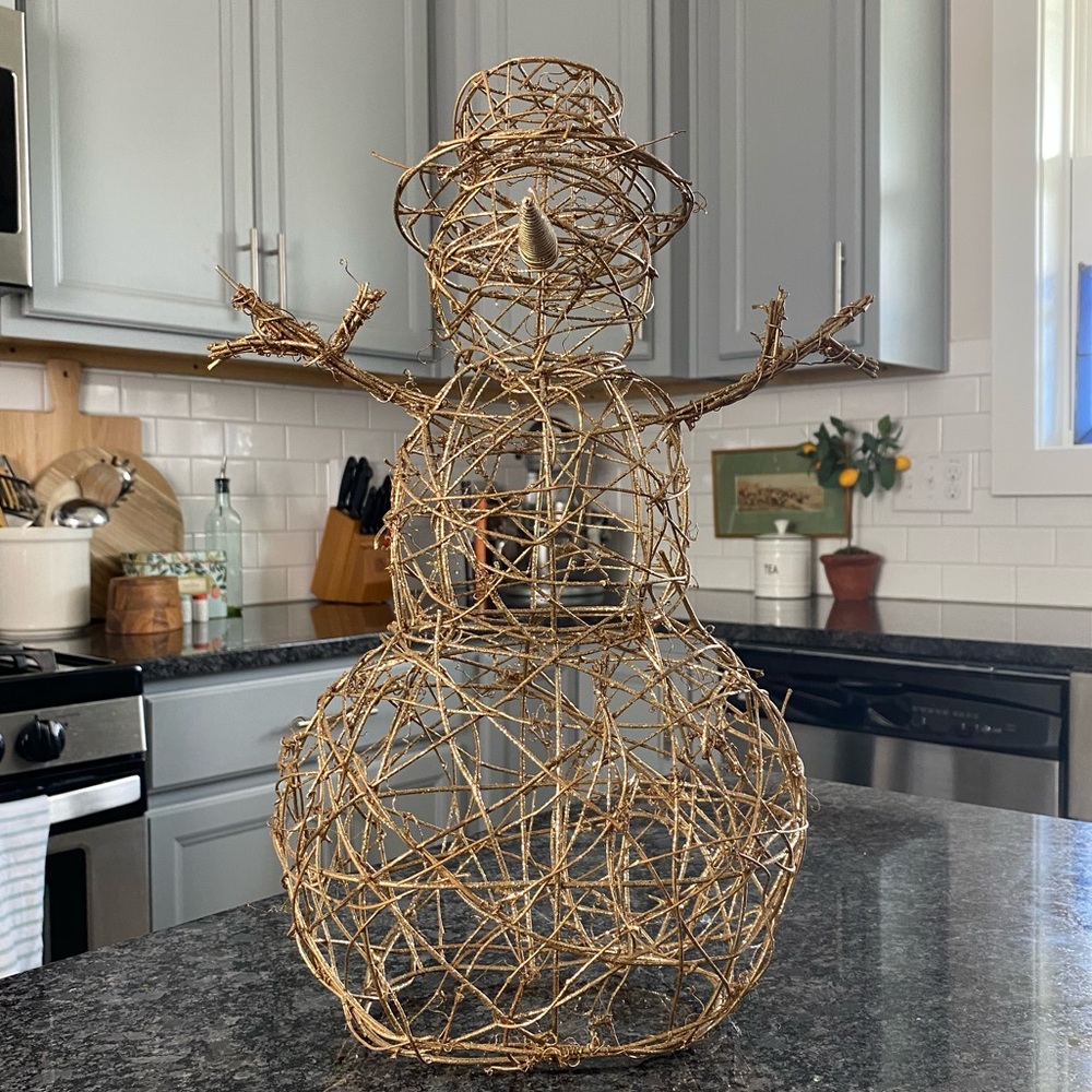 Sculpted twig snowman